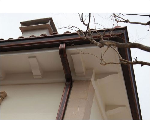 仿铜色落水系统在铝制系列产品表面做铜黑或铜绿颜色处理后,达到和铜在自然环境中经过氧化变旧相同的颜色效果.